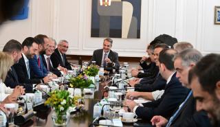 Συνάντηση Μητσοτάκη με περιφερειάρχες: Στο επίκεντρο η υλοποίηση των προγραμμάτων ΕΣΠΑ και ο καλύτερος συντονισμός