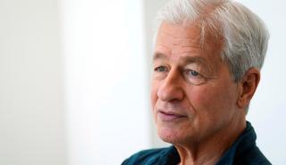 Ντάιμον (JP Morgan): Αγορές και τράπεζες υποτιμούν τους κινδύνους από έλλειμμα, δασμούς και χρέος των ΗΠΑ