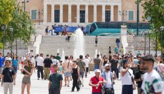 Ανοικτά όλα τα ενδεχόμενα για την επαναφορά του 13ου και 14ου μισθού στο Δημόσιο - Τι συζητήθηκε στο ΣτΕ