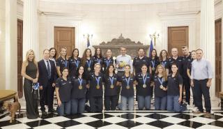 Συνάντηση Μητσοτάκη με τις παγκόσμιες πρωταθλήτριες της Εθνικής Ομάδας πόλο