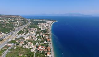 ΕΤΑΔ: Διαγωνισμός για εκμίσθωση παραθαλάσσιου γεωτεμαχίου με ακίνητο στην Ακράτα