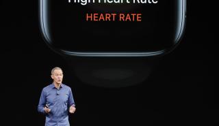 Apple: Αποχωρεί ένας από τους πιθανούς διαδόχους του Τιμ Κουκ