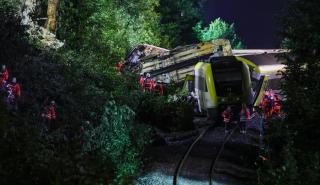 Εκτροχιασμός τρένου στη Γερμανία: Τρεις νεκροί, 50 τραυματίες - Κατολισθήσεις η πιθανή αιτία