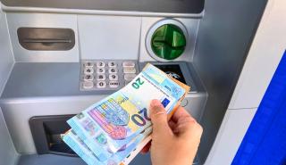 Το φρένο στις χρεώσεις των ΑΤΜ - Πιο νωρίς μηδενίζει η Attica Bank - Πόλεμος στην υγεία