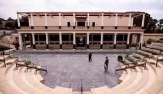 Άνοιξε για το κοινό μετά από αποκατάσταση των ζημιών από τις πυρκαγιές η Βίλα Γκέτι