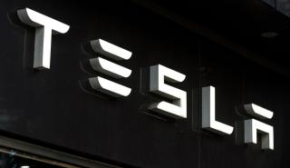 Tesla: Πτώση 14% στις παραδόσεις οχημάτων το β' τρίμηνο