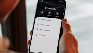 Revolut: Οι οικονομικές ανησυχίες επισκιάζουν τις διακοπές των Ελλήνων