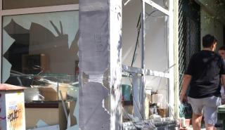 Ισχυρή έκρηξη σε είσοδο πολυκατοικίας στη Θεσσαλονίκη – Εξετάζεται το ενδεχόμενο τρομοκρατικής ενέργειας