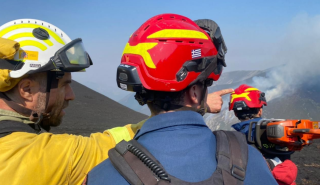 Με δασοκομάντος και Canadair η Ελλάδα στις μεγάλες πυρκαγιές σε Ισπανία - Πορτογαλία