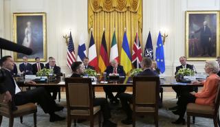 Ο Τραμπ ετοιμάζει συνάντηση Πούτιν με Ζελένσκι, οι Ευρωπαίοι συζητούν τις εγγυήσεις ασφαλείας