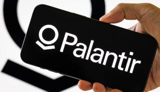 Με 5 δισεκατομμυριούχους στις τάξεις της η Palantir - Έκρηξη 525% για τη μετοχή σε 12 μήνες