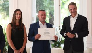 Τιμητική πολιτογράφηση για τον Γκόγκα Λεβιάν που βούτηξε στον Άραχθο για να σώσει δύο παιδιά
