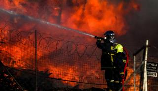 Φωτιά σε εργοστάσιο στις Αχαρνές - Εστάλη 112, πού έχει διακοπεί η κυκλοφορία