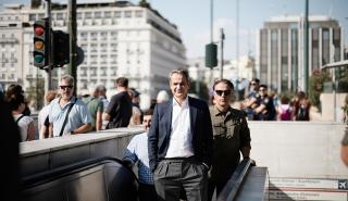 Επίσκεψη Μητσοτάκη στον σταθμό του Μετρό στο Σύνταγμα