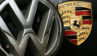 Πλήγμα 5,11 δισ. ευρώ για VW η αποχώρηση της Porsche από τα ΕV