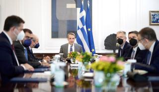 Μητσοτάκης για παρελάσεις: Οι πολίτες δίνουν την καλύτερη απάντηση, γυρνούν την πλάτη στην τοξικότητα και τη μιζέρια