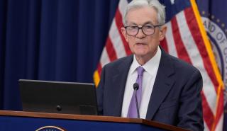 Πάουελ (Fed): Καθόλου δεδομένη μία μείωση επιτοκίων τον Δεκέμβριο