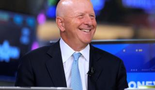 «Καμπανάκι» για το αμερικανικό χρέος και από τον CEO της Goldman Sachs