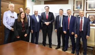 Συνάντηση Πιερρακάκη - ΕΑΣΕ για ενίσχυση της συνεργασίας δημόσιου και ιδιωτικού τομέα