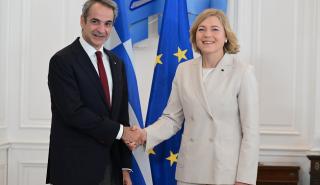 Συνάντηση Μητσοτάκη - Βιρκούνεν για την προστασία των ανηλίκων στο διαδίκτυο