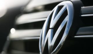 Η VW διαβεβαίωσε ότι δεν θα διακοπεί η παραγωγή της λόγω έλλειψης τσιπ