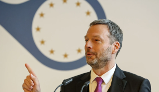 Βουνς (ΕΚΤ): Σε καλή θέση τα επιτόκια για τη σταθεροποίηση του πληθωρισμού