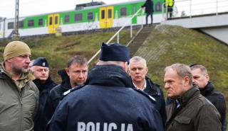 Τουσκ: Ταυτοποιήθηκαν δύο ύποπτοι για την έκρηξη σε σιδηροδρομική γραμμή προς Ουκρανία