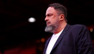 B. Μαρινάκης: Στηρίζει οικονομικά τους οπαδούς της Νότιγχαμ Φόρεστ, που τραυματίστηκαν στην επίθεση στο τρένο