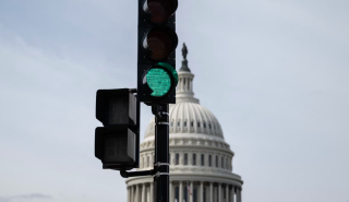 Η επόμενη ημέρα στις ΗΠΑ: Το shutdown τελείωσε, όμως τα δύσκολα τώρα αρχίζουν