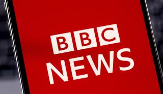 Ο πρόεδρος του BBC απολογείται για «λάθος κρίσης» στο μοντάζ ομιλίας του Τραμπ