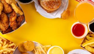 Μπαράζ επενδύσεων και νέα καταστήματα από τις αλυσίδες ταχείας εστίασης