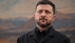 Politico: Tο ζοφερό δίλημμα Ζελένσκι - Να επιλέξει την πρόταση Τραμπ ή να βασιστεί σε αναξιόπιστους Ευρωπαίους φίλους