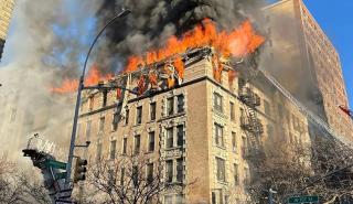 ΗΠΑ: Πυρκαγιά σε κτίριο στο Μανχάταν - Τρεις τραυματίες