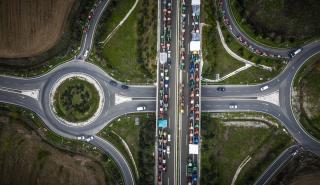 Μπλόκα αγροτών: Πάνω από 4.000 τρακτέρ στη Θεσσαλία, Κλειστή παραμένει η E.O. Αθηνών - Θεσσαλονίκης