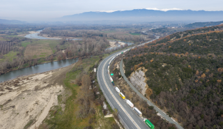 Αγρότες: Συμβολικοί αποκλεισμοί παρακαμπτήριων οδών - Άνοιγμα διοδίων το Σαββατοκύριακο