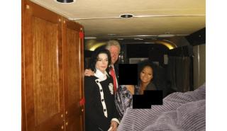 Αρχεία Έπστιν: Η κυβέρνηση Τραμπ δημοσίευσε λογοκριμένα έγγραφα και εικόνες