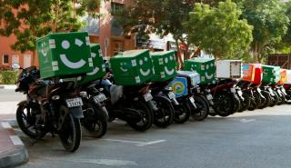 Εστίαση: Κερδίζει το delivery, δίνει «μάχη» η σάλα