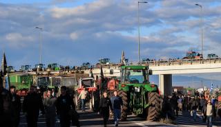 Συνεχίζονται οι αγροτικές κινητοποιήσεις: Κλειστή η Εθνική Οδός Αθηνών-Θεσσαλονίκης στη Νίκαια