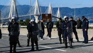 Αγρότες: Κινητοποιήσεις στη γέφυρα Ρίου - Αντιρρίου - Άνοιξαν τα διόδια στη μεριά της Αιτωλοακαρνανίας