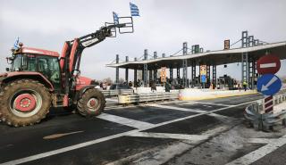 Κλιμακώνονται οι αγροτικές κινητοποιήσεις: Χριστούγεννα στα μπλόκα - Ανοίγουν τα διόδια το Σαββατοκύριακο