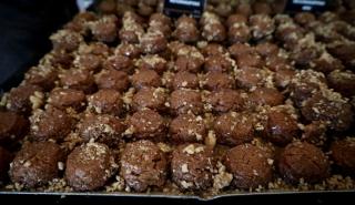 Η πικρή αλήθεια για το μελομακάρονο