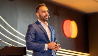 Καταθέσεις και αναλήψεις μέσω POS προωθεί η Mastercard