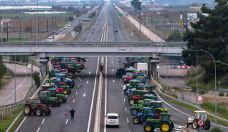 Χριστούγεννα στα μπλόκα για τους αγρότες: Ανοικτές περισσότερες λωρίδες, ομαλή η κυκλοφορία