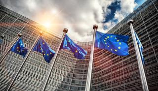 Ευρωβαρόμετρο: Το 70% των πολιτών πιστεύει ότι το ευρώ είναι καλό για τη δική τους χώρα