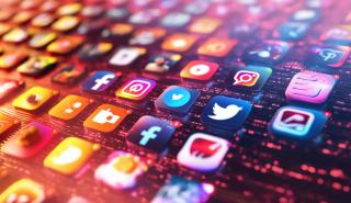 Social media και έφηβοι: Το δίδαγμα της Αυστραλίας και η απάντηση των Ελλήνων επιστημόνων