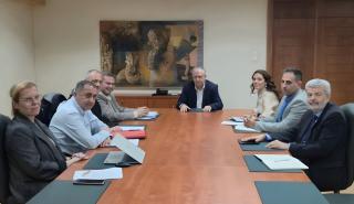 Συνάντηση Θεοδωρικάκου με εκπροσώπους των φορέων οδικών μεταφορών