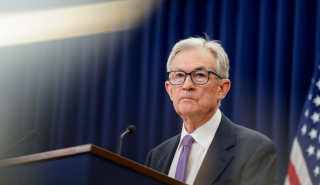 Πάουελ (Fed): Close call η απόφαση για επιτόκια - Ρίσκα σε πληθωρισμό και απασχόληση