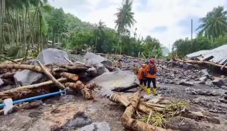 Τουλάχιστον 16 νεκροί λόγω πλημμυρών στη Βόρεια Κελέβη της Ινδονησίας