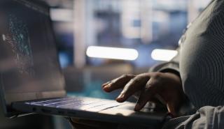 Η Lenovo ορίζει τη νέα εποχή του Hybrid AI με ένα χαρτοφυλάκιο εξατομικευμένου και διορατικού ΑΙ