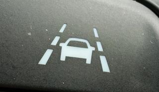 Lane Assist: Πώς λειτουργεί το σύστημα που φέρεται να μπλόκαρε το τιμόνι στη Ρουμανία